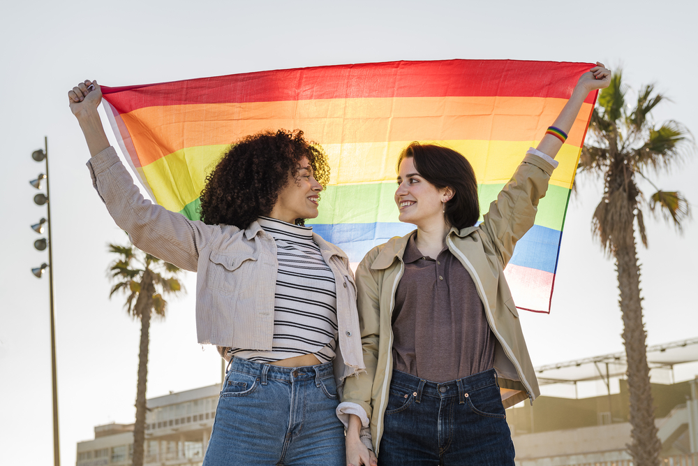 Tinder: El turismo LGBTQ+ pinta de colores el mundo